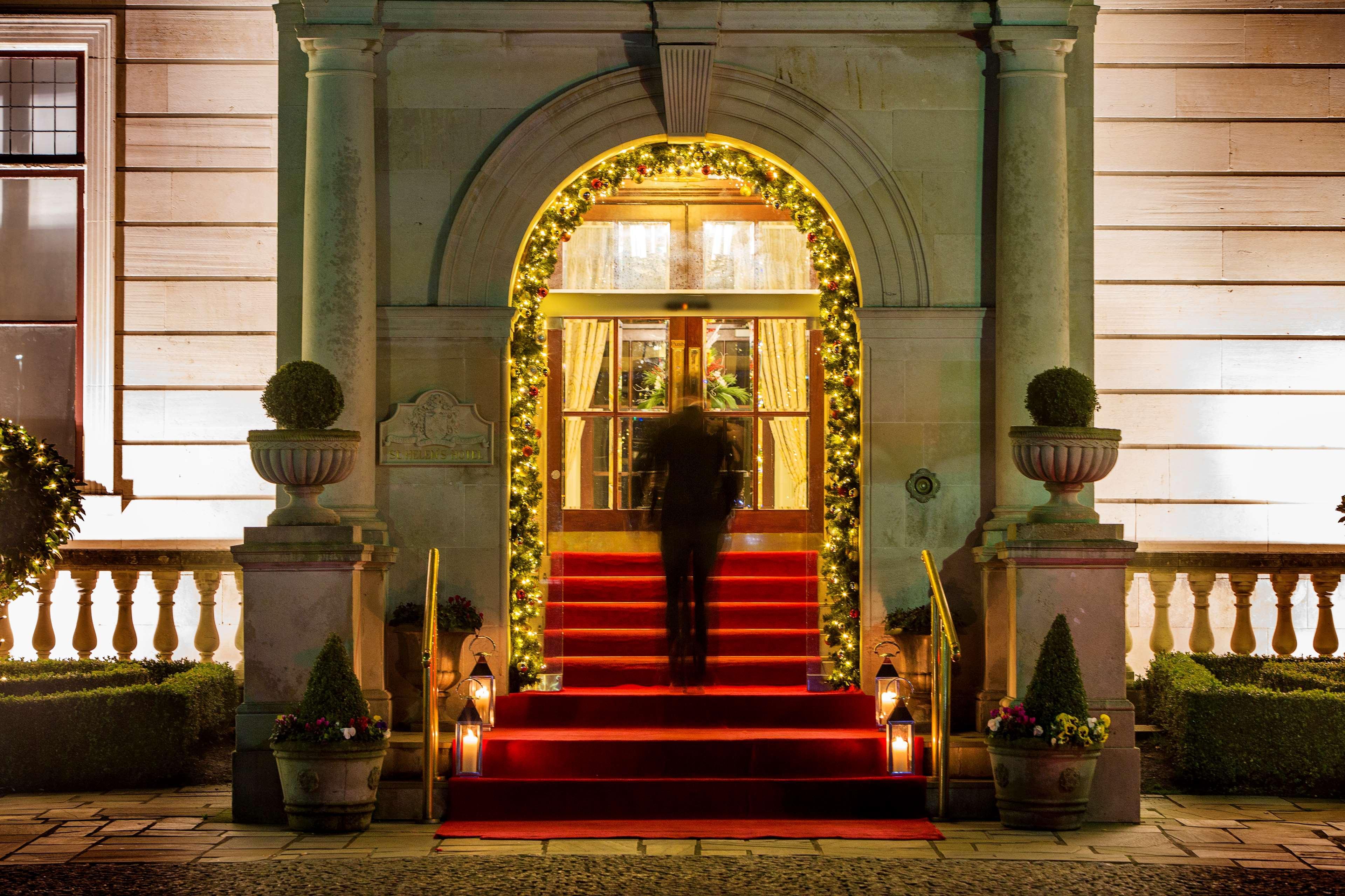 Radisson Blu St. Helen'S Hotel Dublino Esterno foto The entrance to the hotel