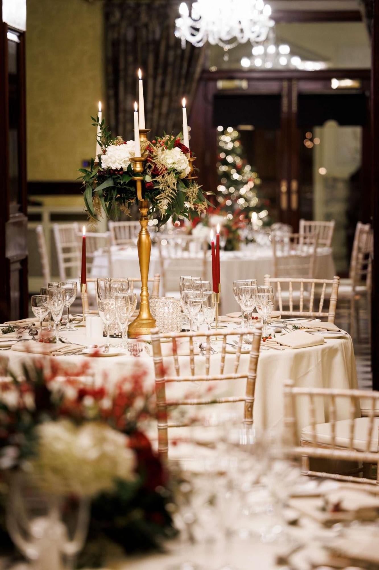 Radisson Blu St. Helen'S Hotel Dublino Esterno foto A table set for a formal dinner