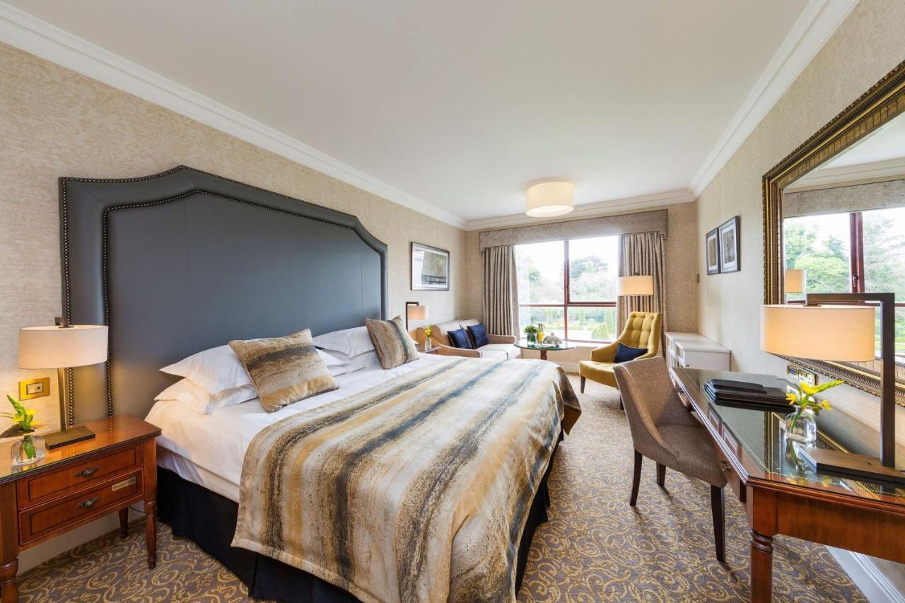 Radisson Blu St. Helen'S Hotel Dublino Esterno foto A bedroom at the Killarney International Hotel